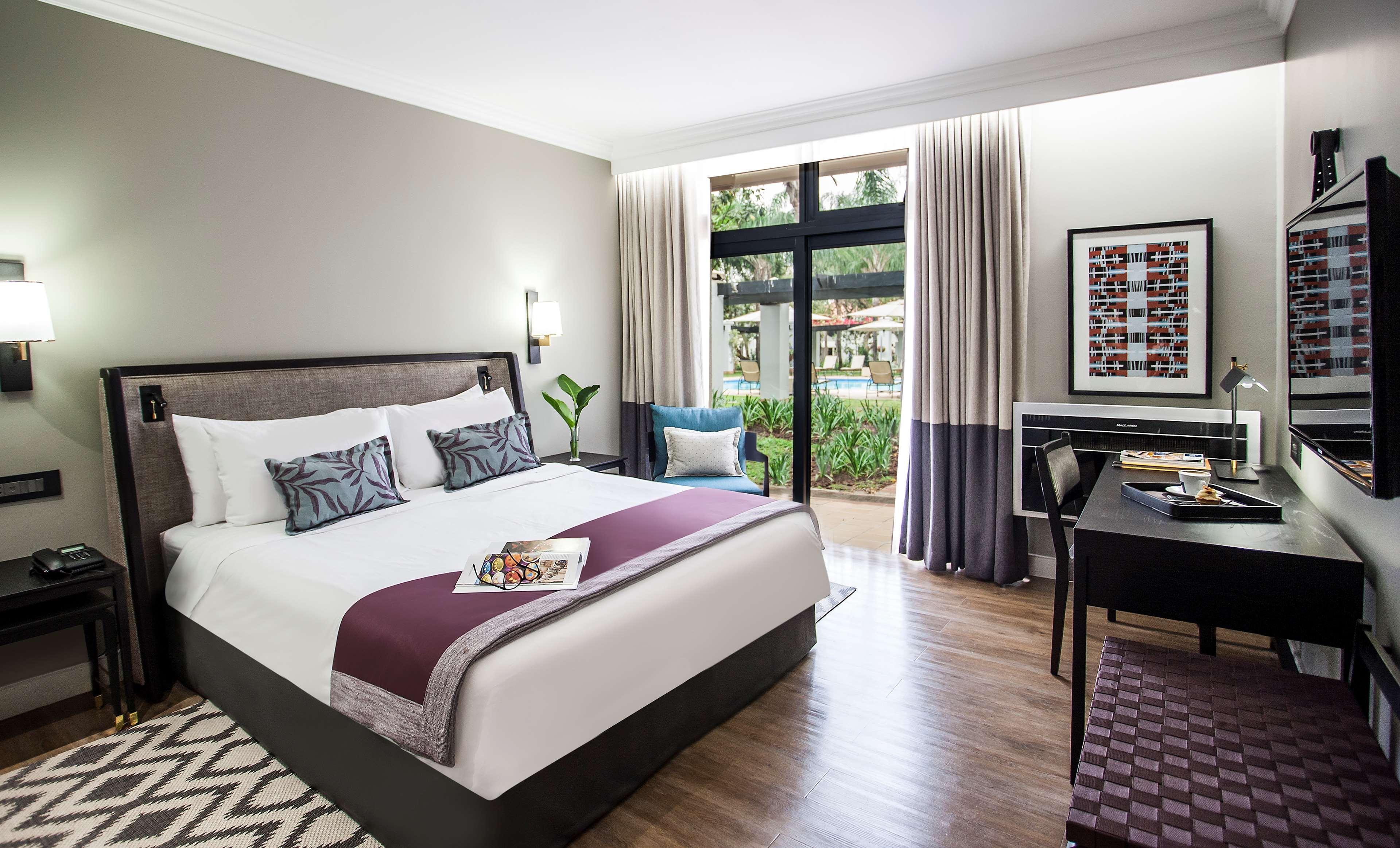Avani Gaborone Resort & Casino Екстериор снимка