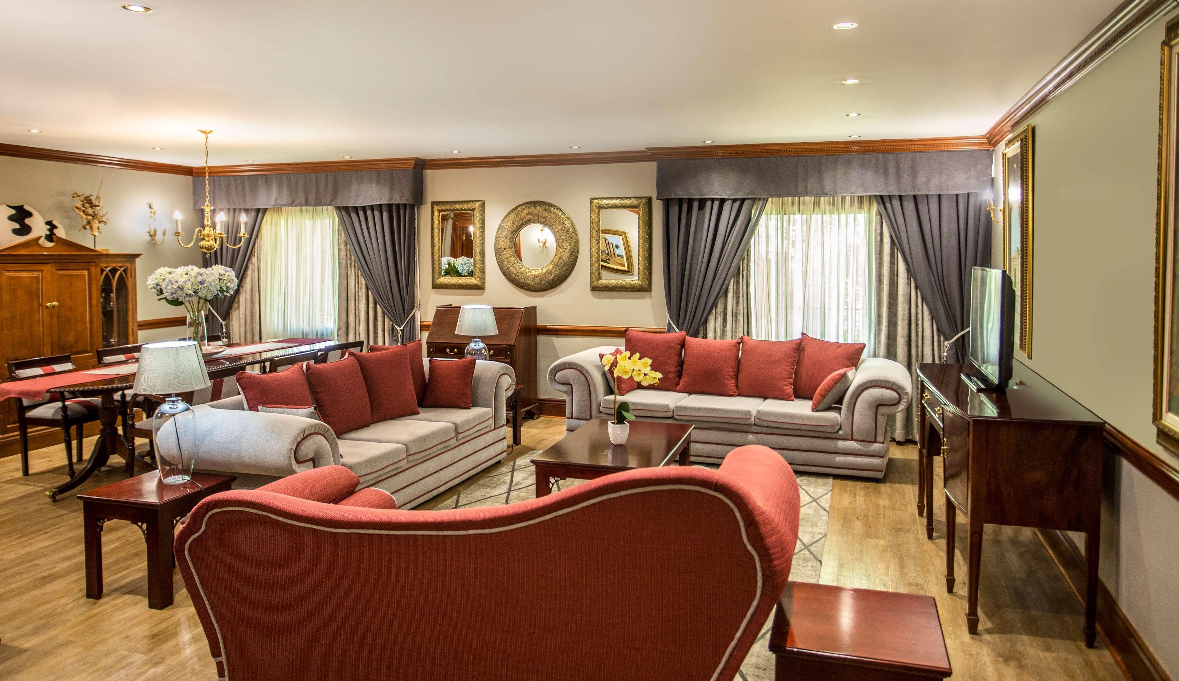 Avani Gaborone Resort & Casino Екстериор снимка