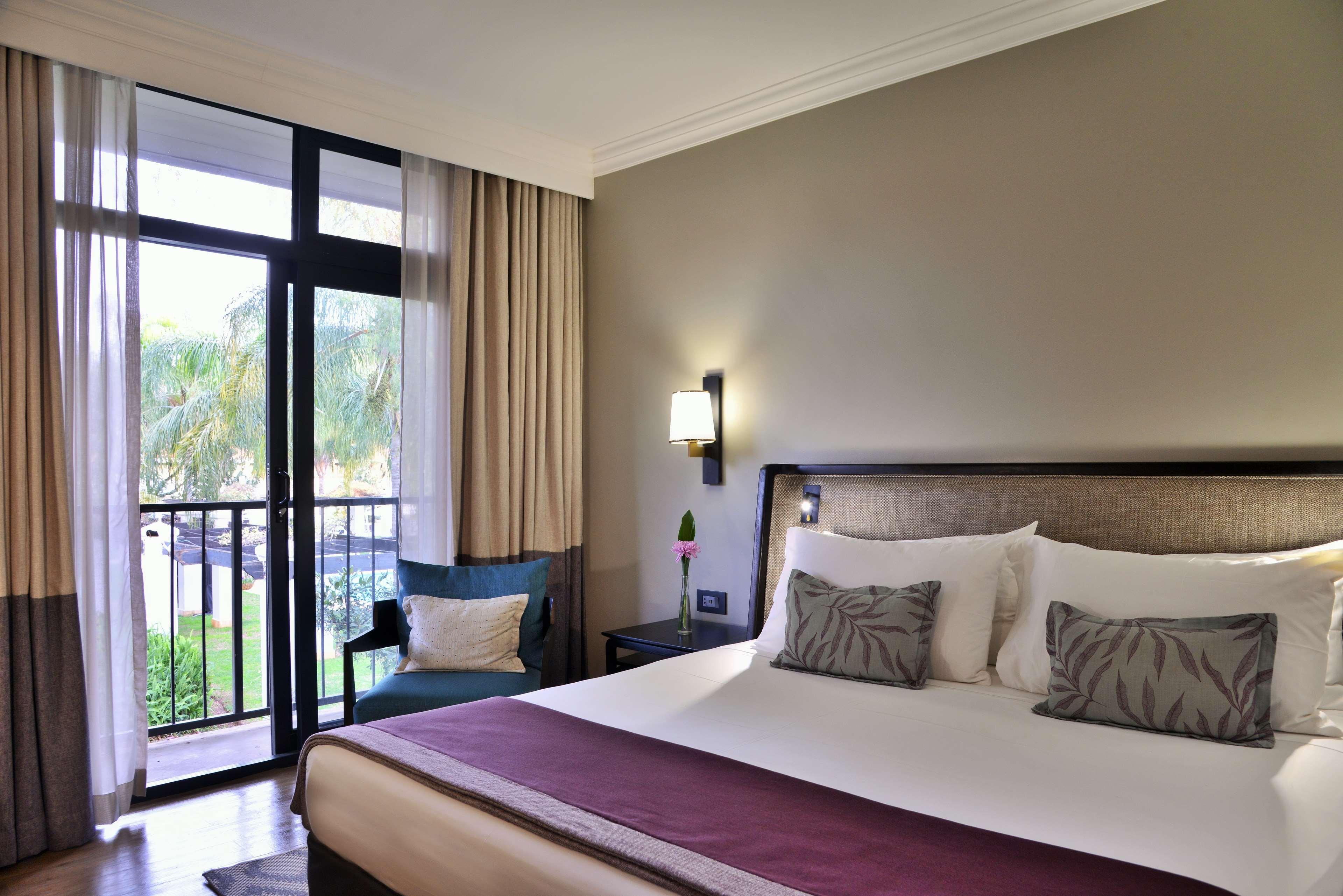 Avani Gaborone Resort & Casino Екстериор снимка