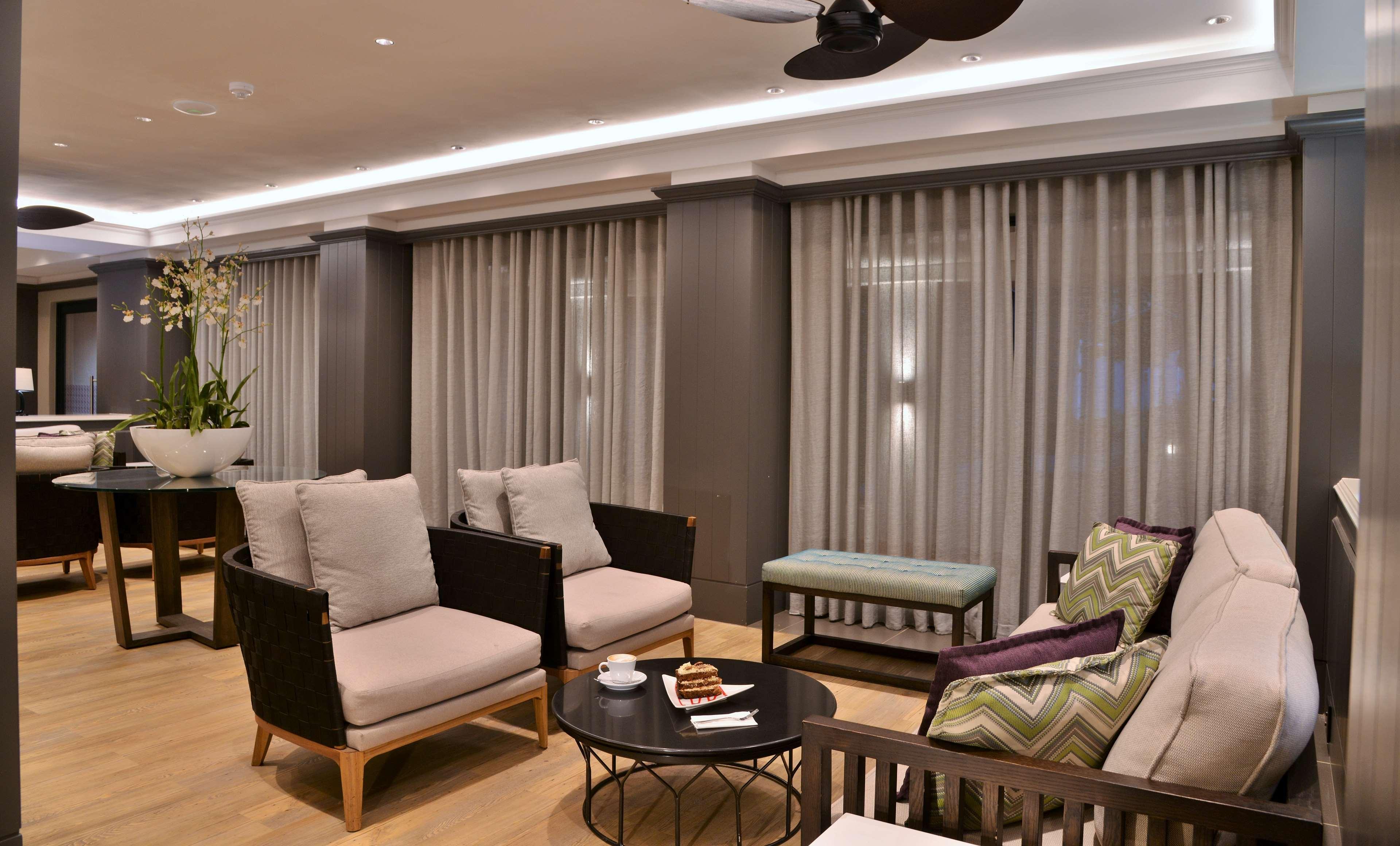 Avani Gaborone Resort & Casino Екстериор снимка