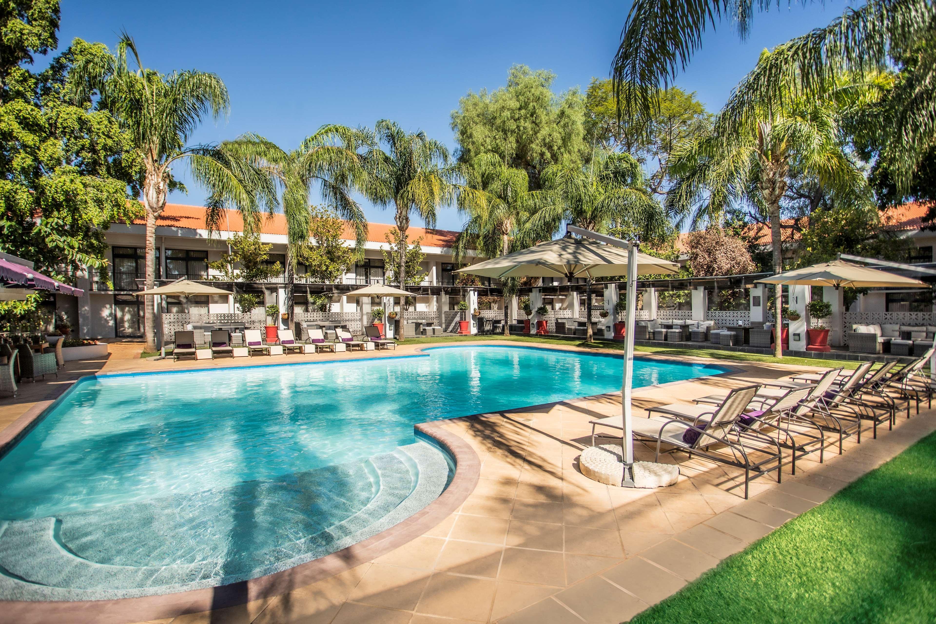 Avani Gaborone Resort & Casino Екстериор снимка
