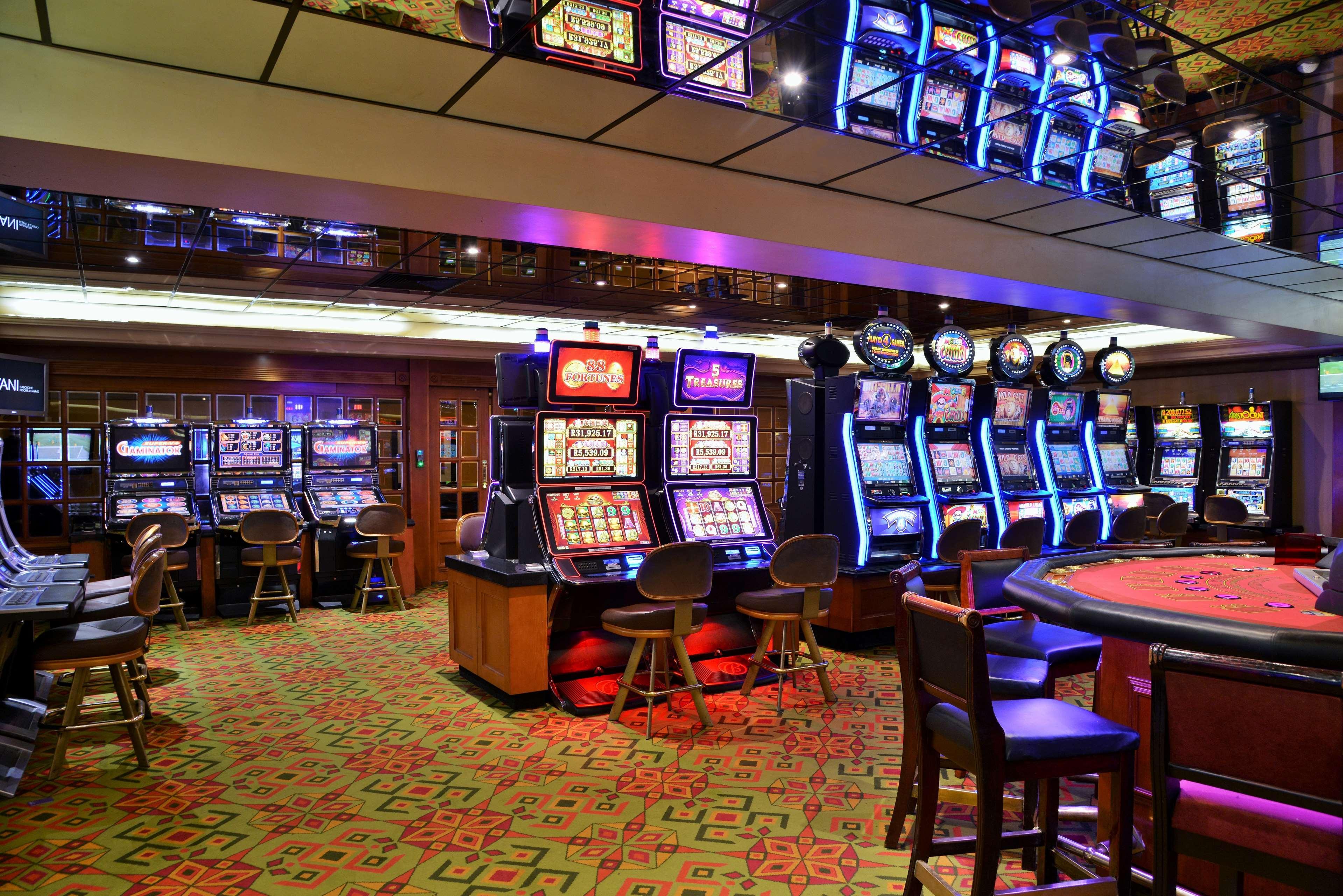 Avani Gaborone Resort & Casino Екстериор снимка